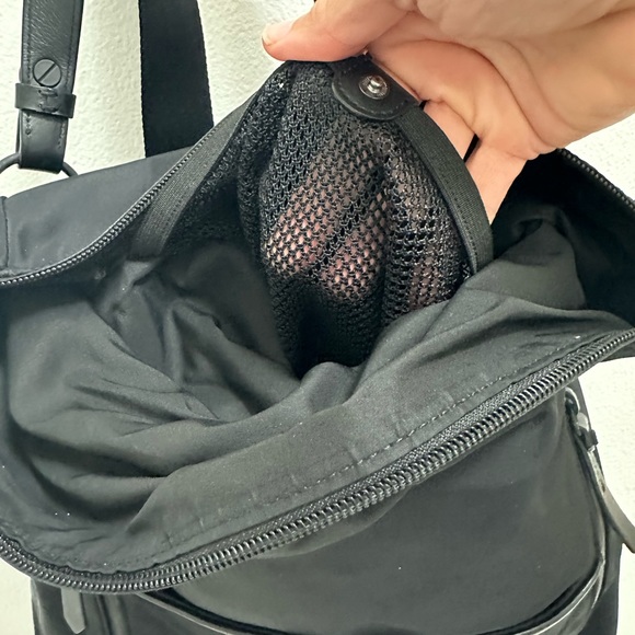 Cole Haan crossbody bag - Picture 6 of 8